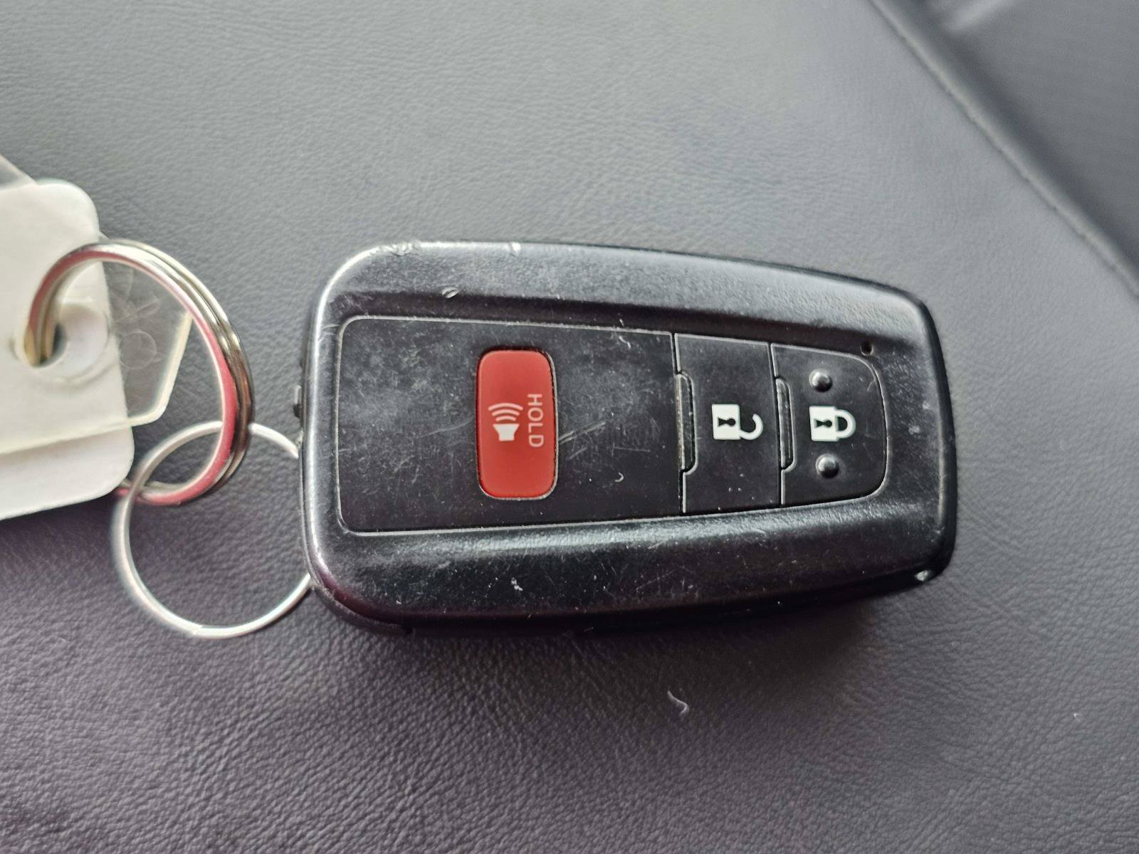 Used 2021 Silver Toyota XLE image 31