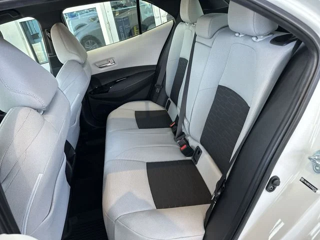 Used 2019 White Toyota SE image 22