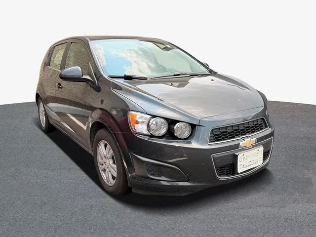 Used 2015 Gray Chevrolet LT image 2
