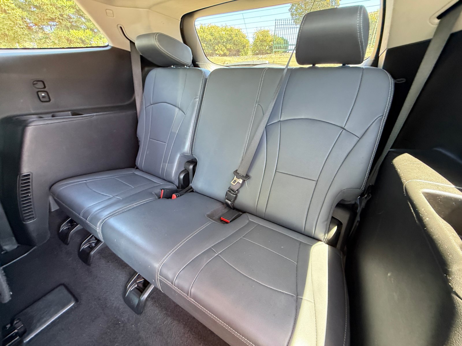 Used 2018 Summit White Buick Essence image 21