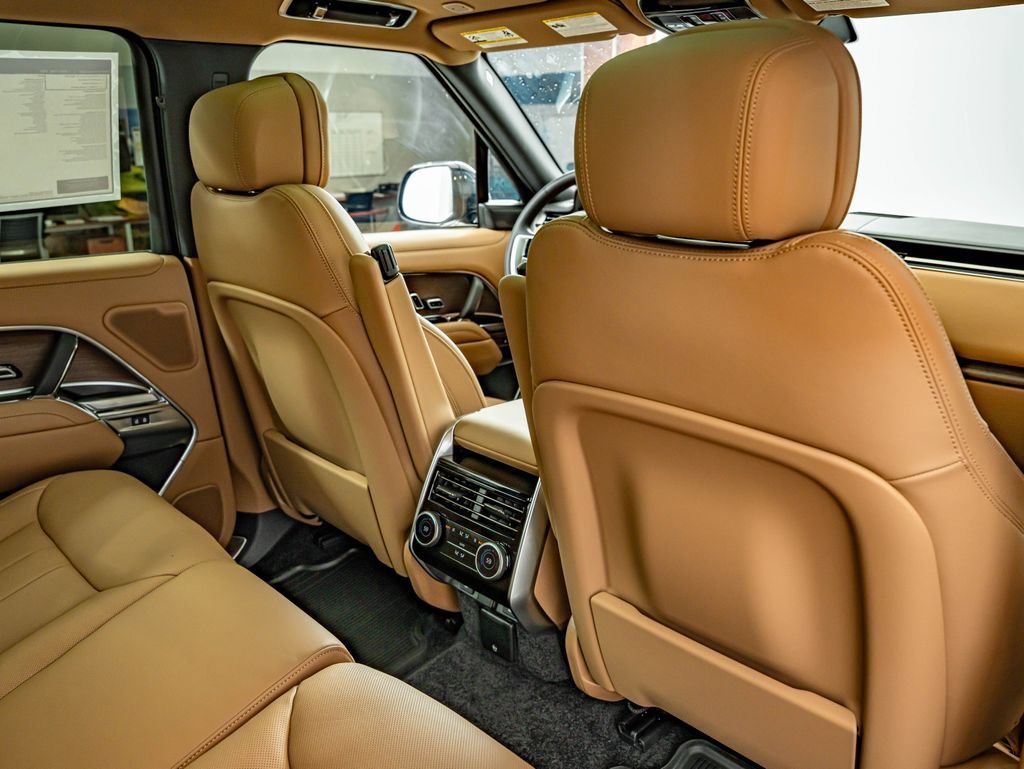 New 2026 Santorini Black Land Rover SE image 38