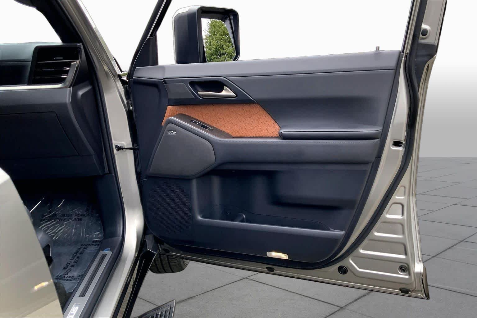 2024 Lexus GX Luxury+ - Photo 23