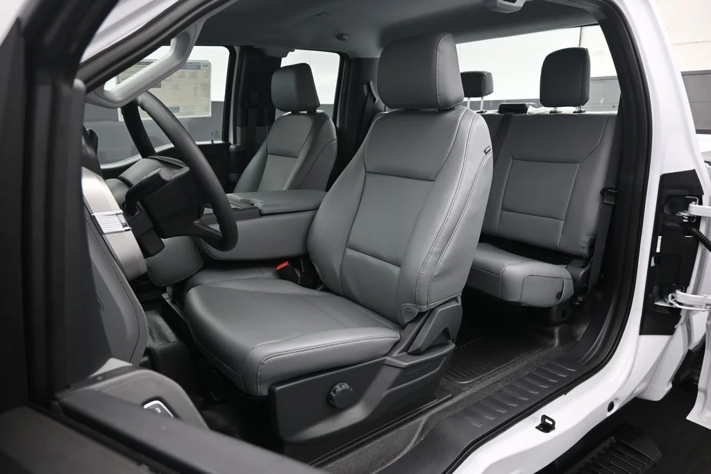New 2026 Oxford White Ford XL image 8
