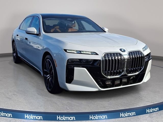 2026 BMW 7 Series 750e - Photo 3