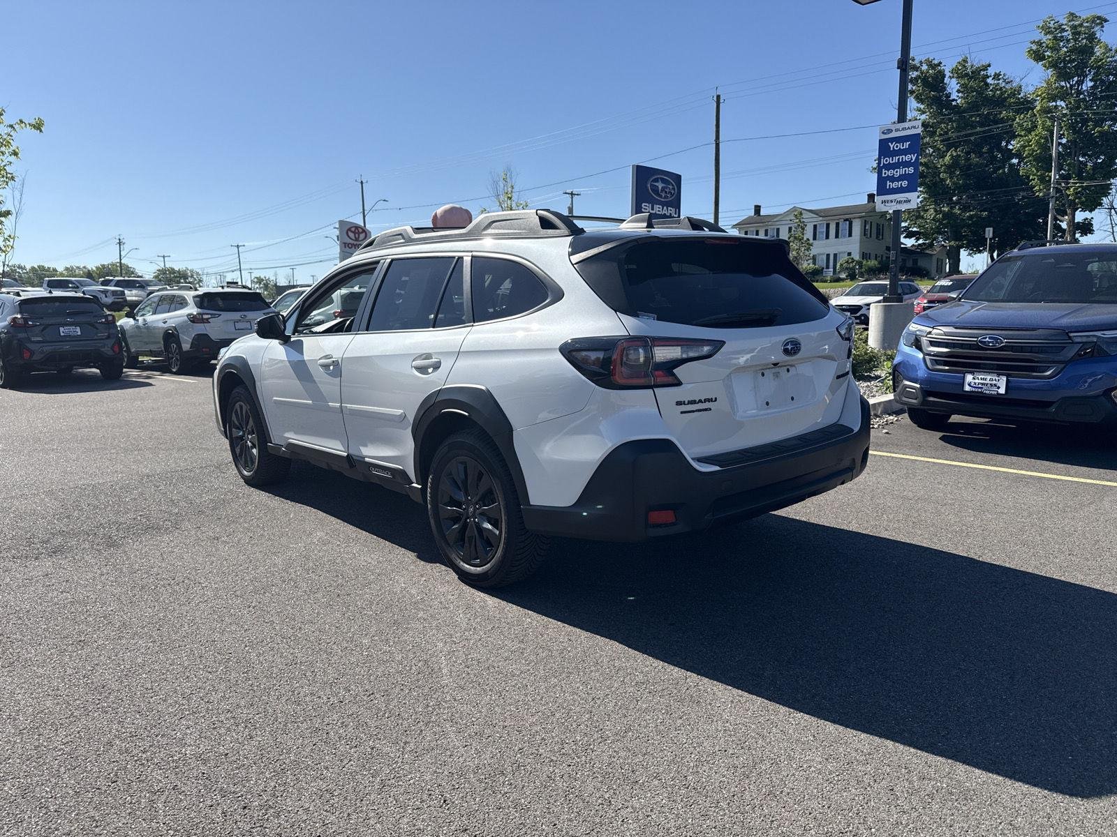 Used 2023 Crystal White Pearl Subaru Onyx Edition image 5