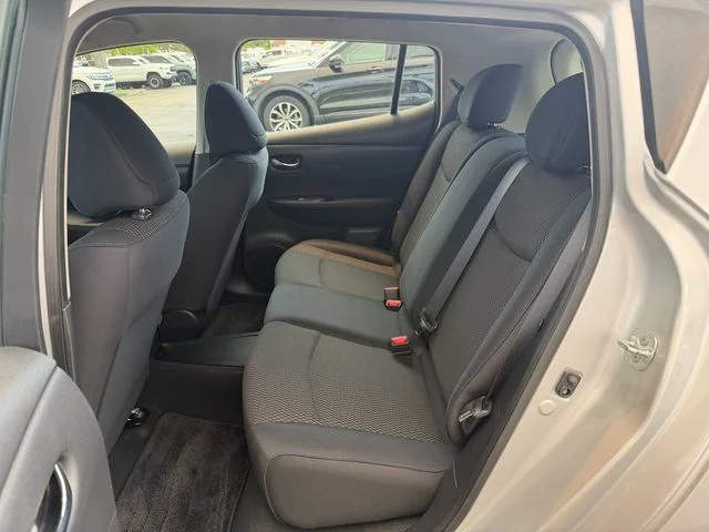Used 2016 Brilliant Silver Nissan S image 14