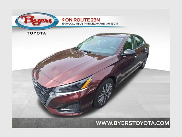 2025 Nissan Altima's photo