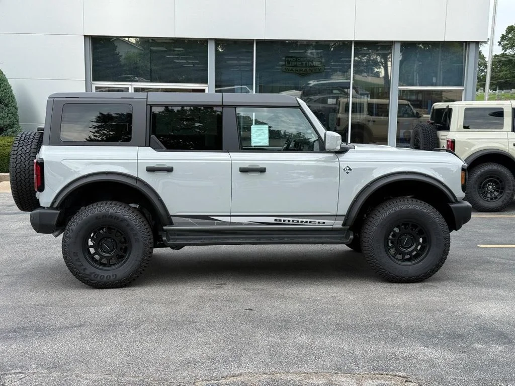 New 2026 Avalanche Gray Ford Outer Banks® image 2
