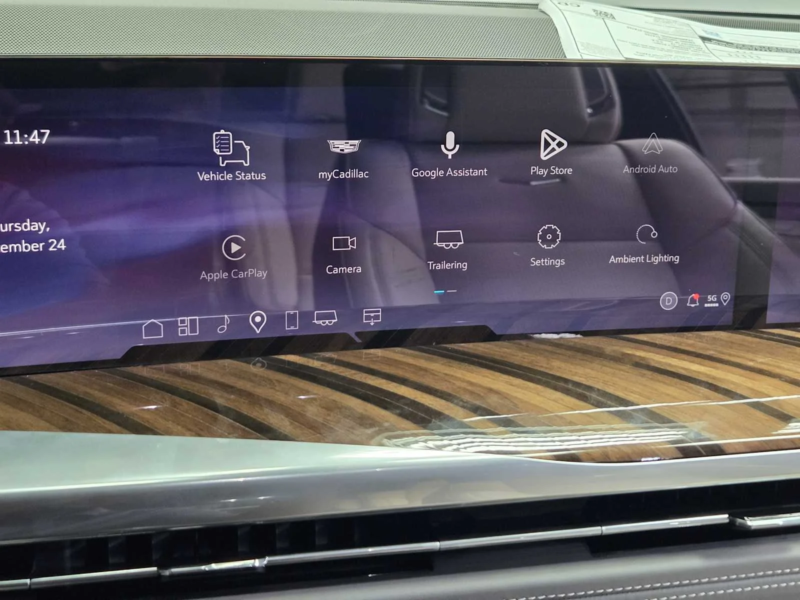 2026 Cadillac Escalade Platinum Sport - Photo 11