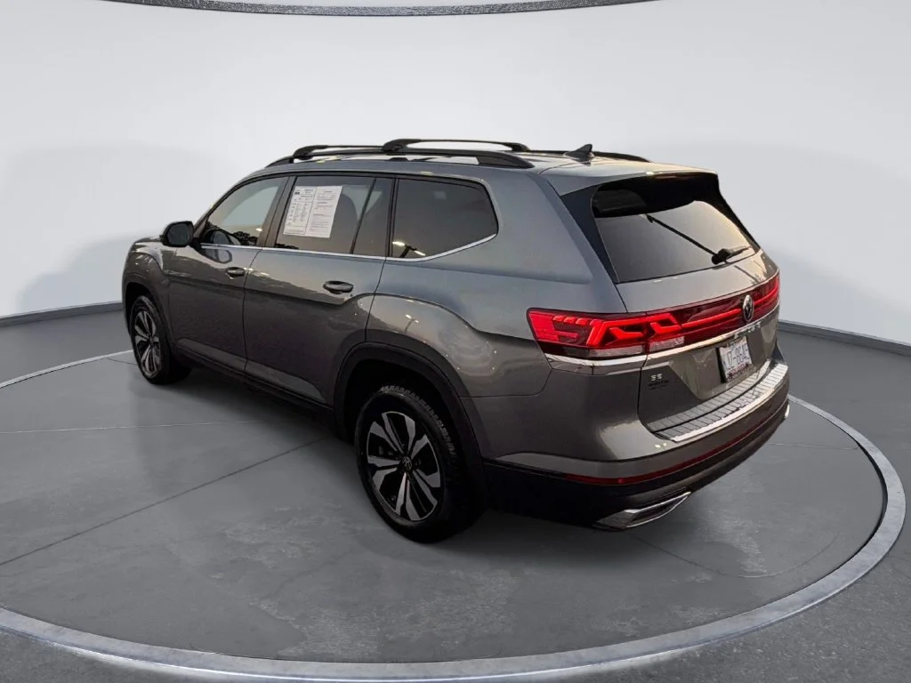 Used 2024  Volkswagen 2.0T SE image 5