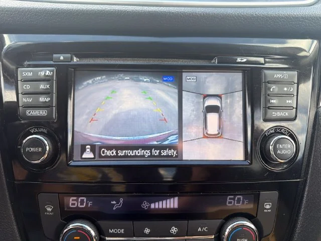 Used 2016 Red Nissan SV image 30