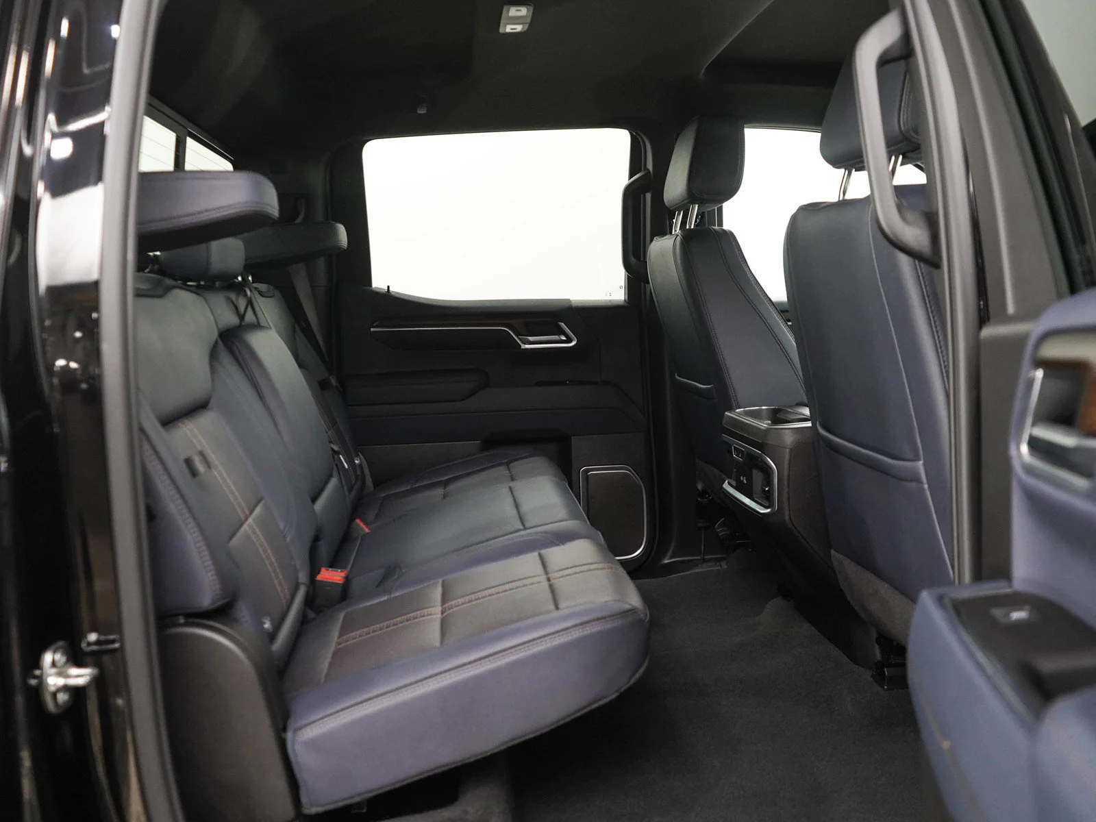 Used 2025 Black Chevrolet High Country image 11