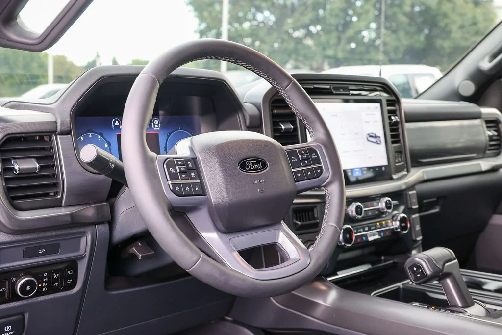 Used 2026 White Ford Lariat image 27