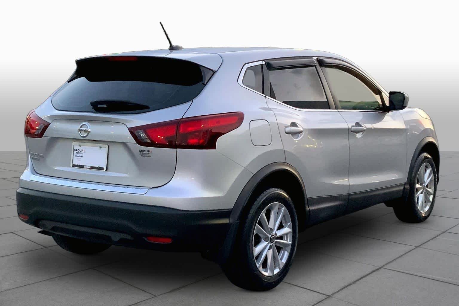 Used 2019 Brilliant Silver Metallic Nissan S image 12