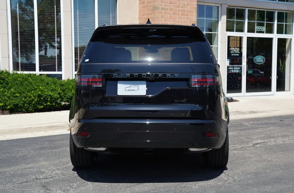 New 2026 Santorini Black Land Rover Dynamic SE image 5