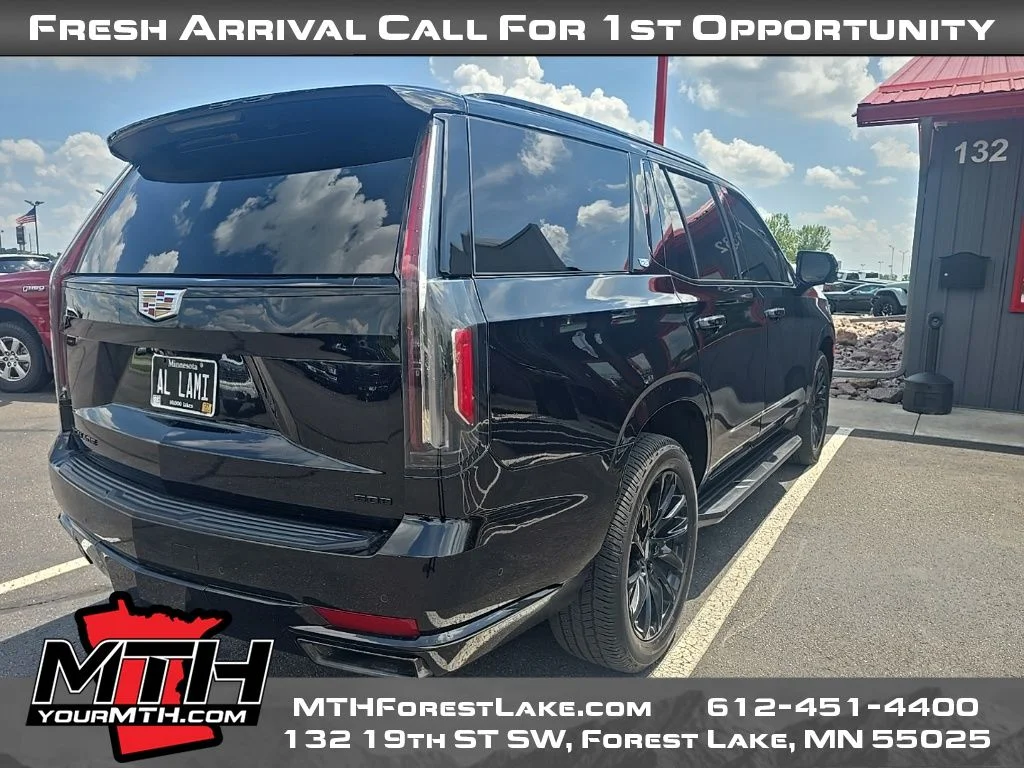Used 2021 Black Cadillac Sport image 3