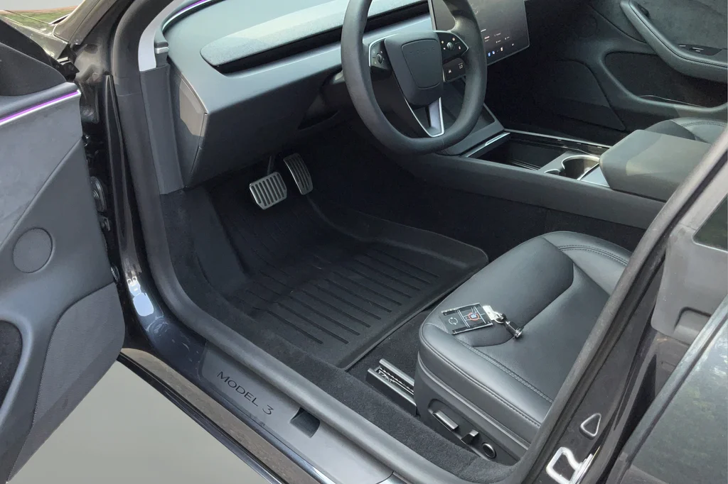 2025 Tesla Model 3 Long Range - Photo 27