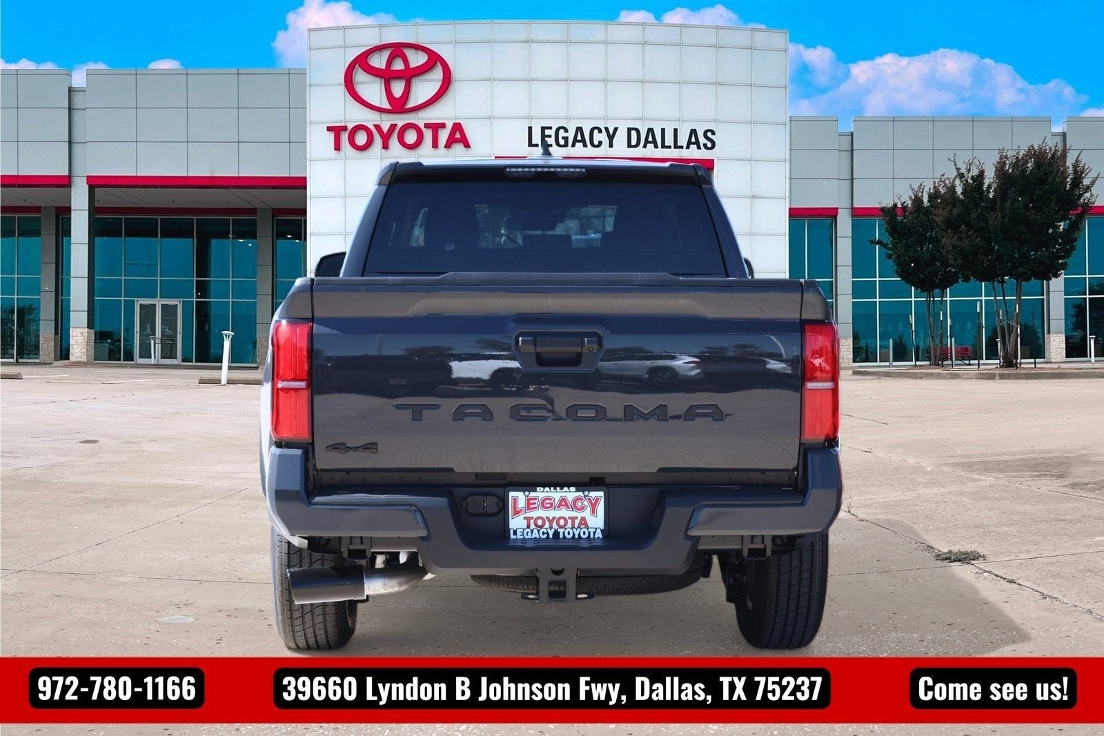 2025 Toyota Tacoma SR5 - Photo 8