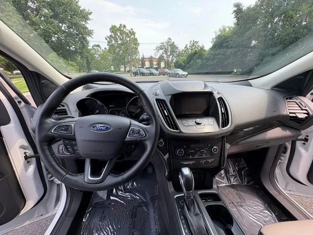 Used 2019 White Platinum Clearcoat Metallic Ford SEL image 10