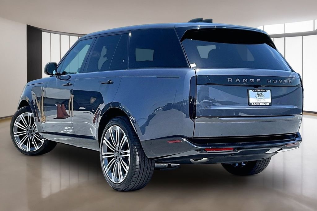 Used 2026 Varesine Blue Metallic Land Rover SE image 4