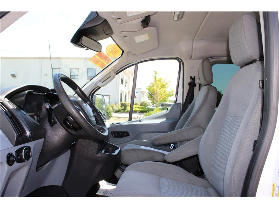 2015 Ford Transit XLT - Photo 11