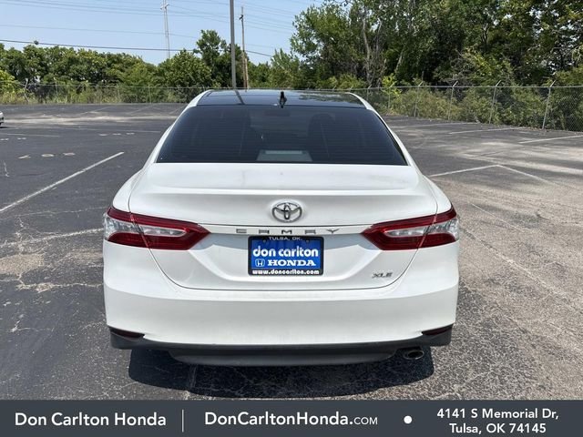 Used 2020 Pearl Toyota XLE image 5