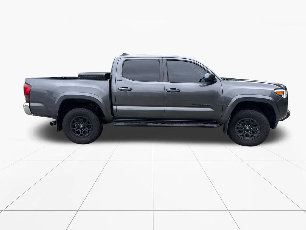 Used 2019 Magnetic Gray Metallic Toyota SR5 image 9