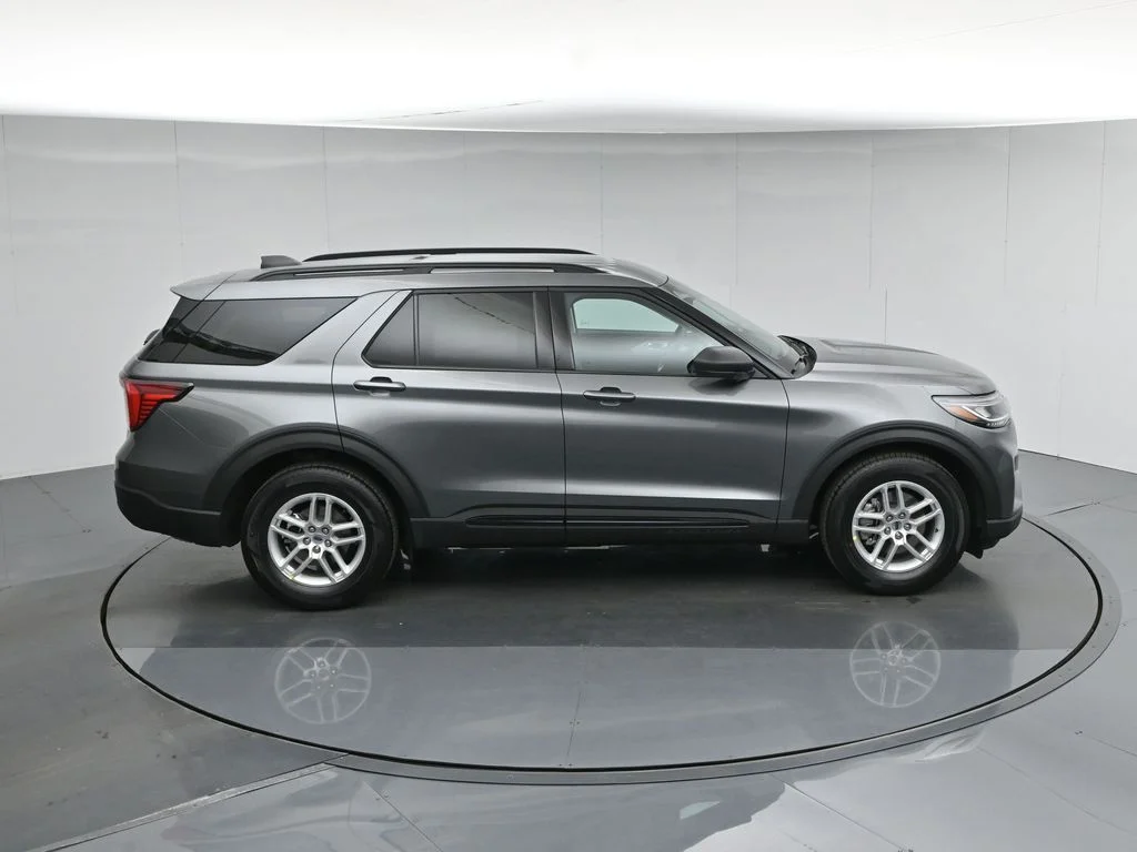 New 2026 Carbonized Gray Metallic Ford Active image 39