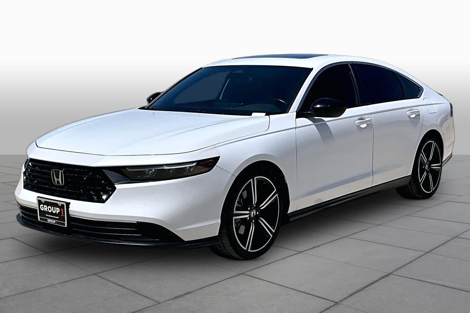 Used 2023 Platinum White Pearl Honda Sport image 2