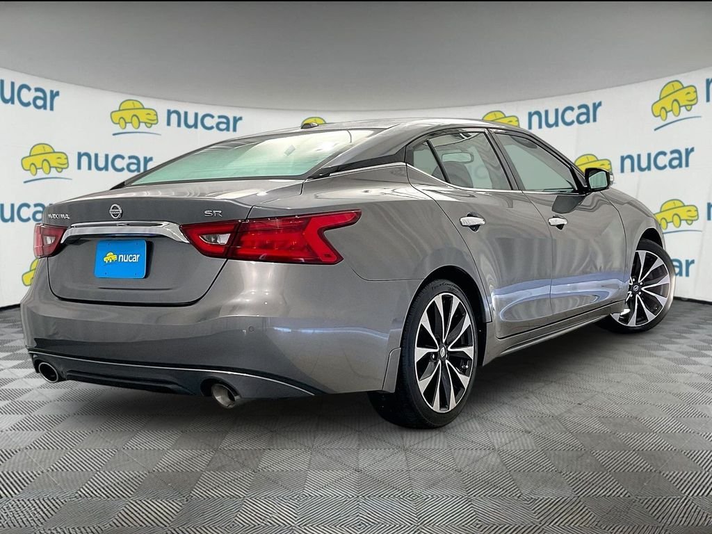 Used 2016 Gun Metallic Nissan SR image 6