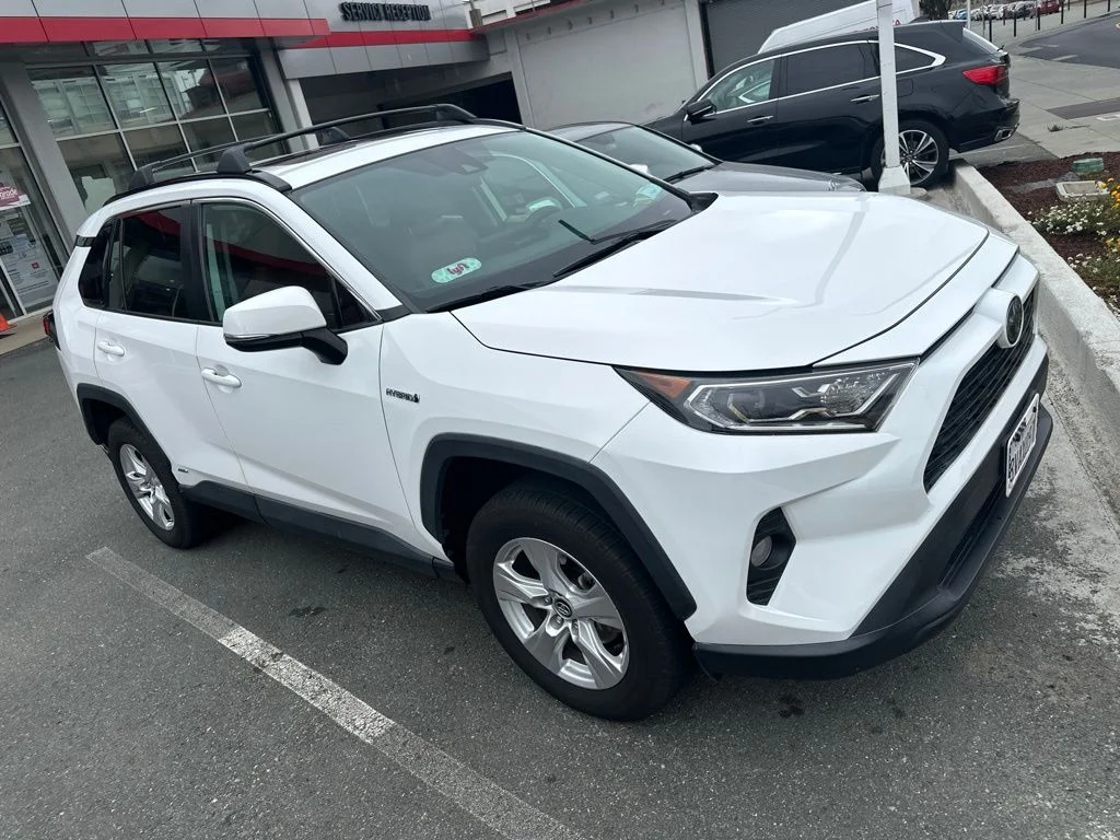 Used 2021 White Toyota XLE image 8