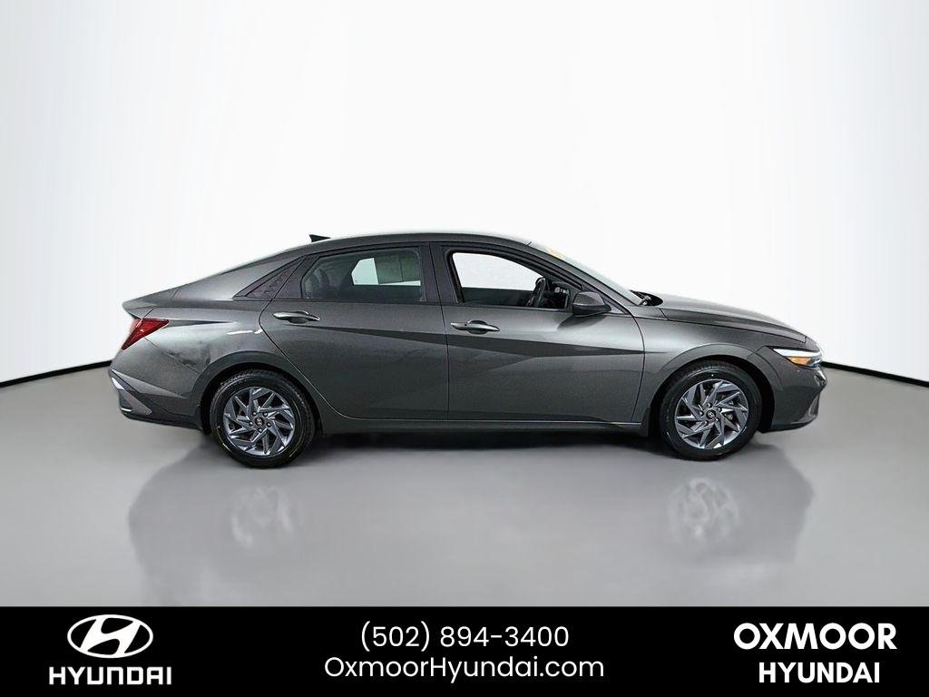 Used 2024 Amazon Gray Hyundai SEL image 8