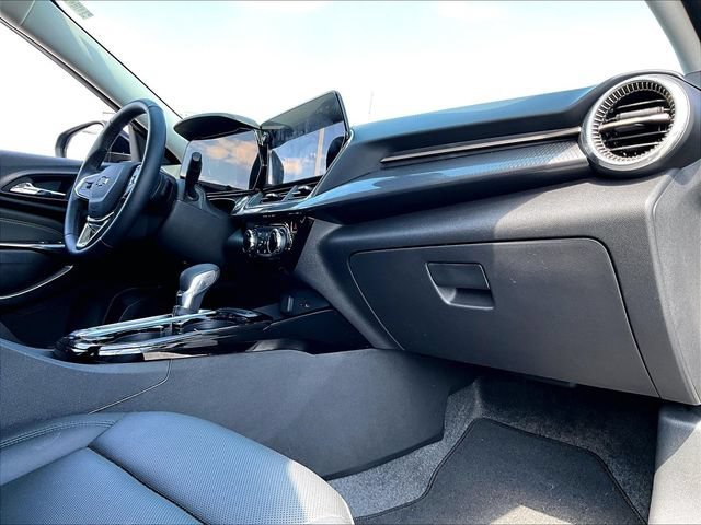 Used 2025 Mosaic Black Metallic Chevrolet ACTIV image 14