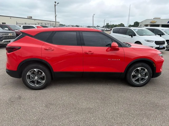 Used 2025 Habanero Chevrolet LT image 9
