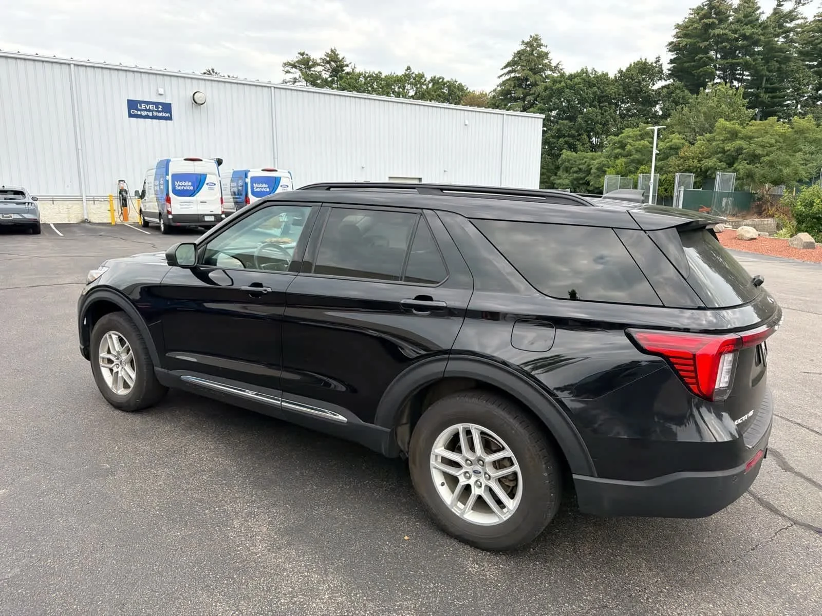 Used 2025 Agate Black Ford Active image 6