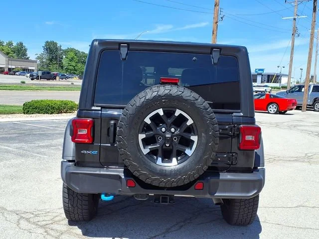 Used 2024  Jeep Rubicon image 21