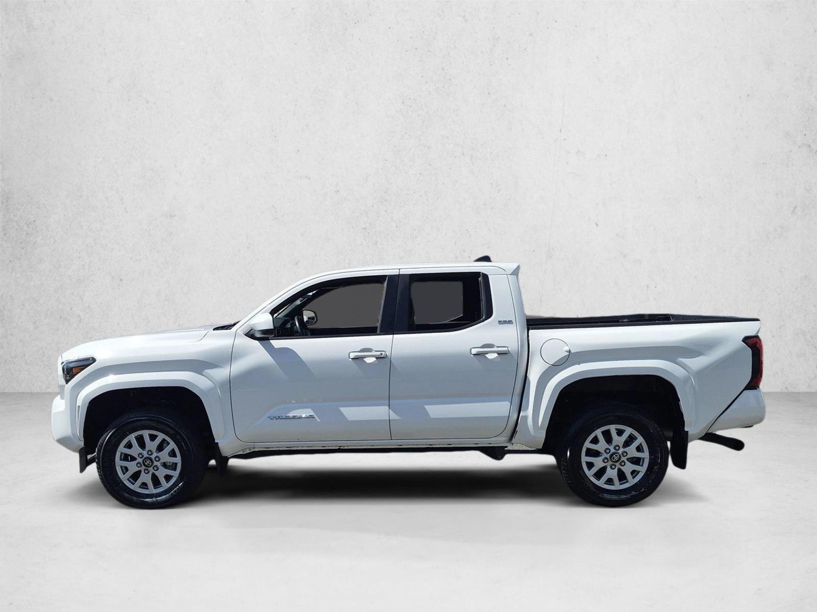 Used 2024 Ice Cap Toyota SR5 image 9