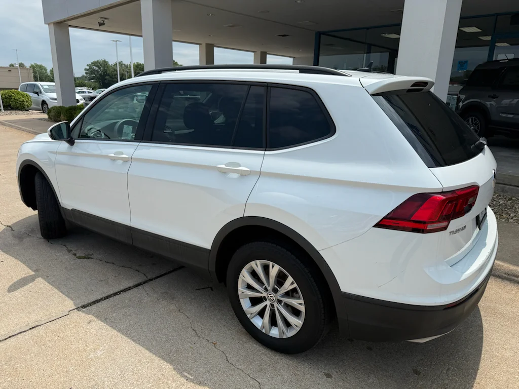Used 2020 Pure White Volkswagen S image 10