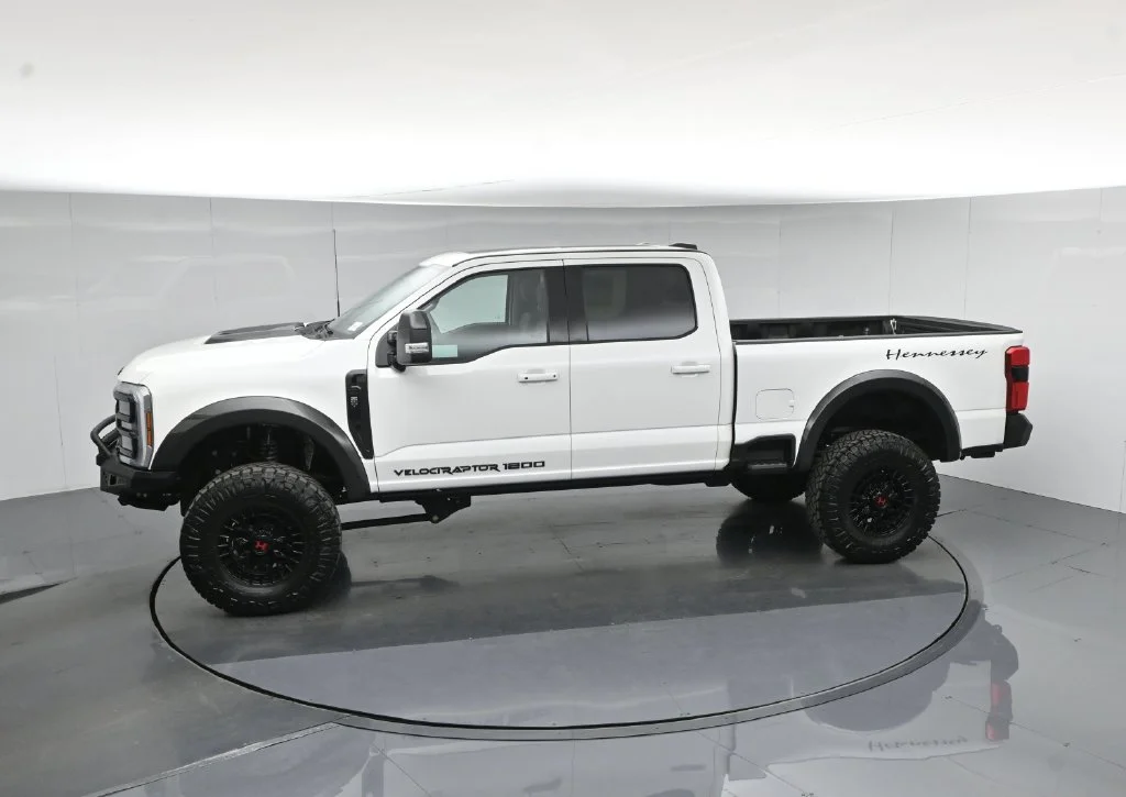 New 2026 Star White Metallic Tri-Coat Ford Lariat image 47