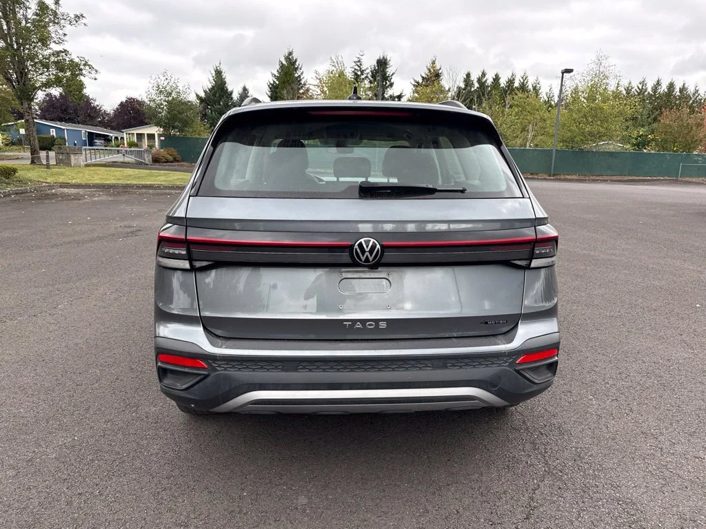 Used 2025 White Volkswagen 1.5T S image 6