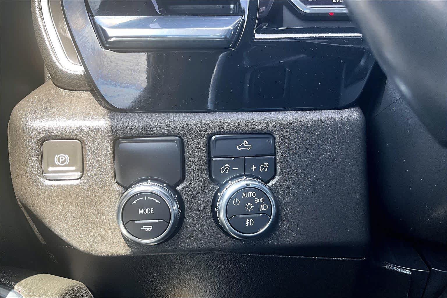 Used 2024 Sterling Metallic GMC Elevation image 36