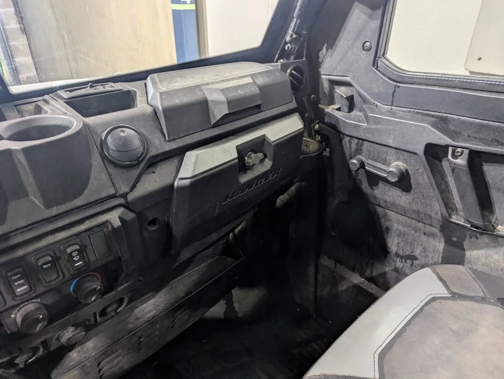 Used 2021 WHITE Polaris Premium image 9