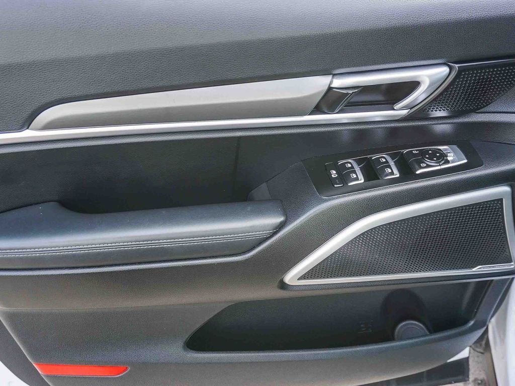 Used 2020 White Kia LX image 18