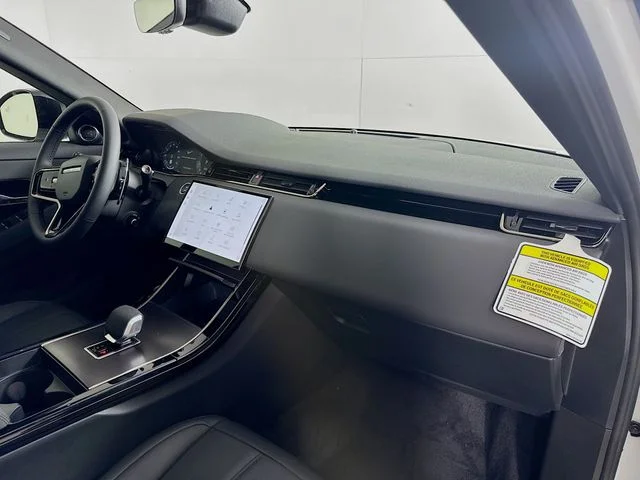 New 2026 Fuji White Land Rover Dynamic SE image 31