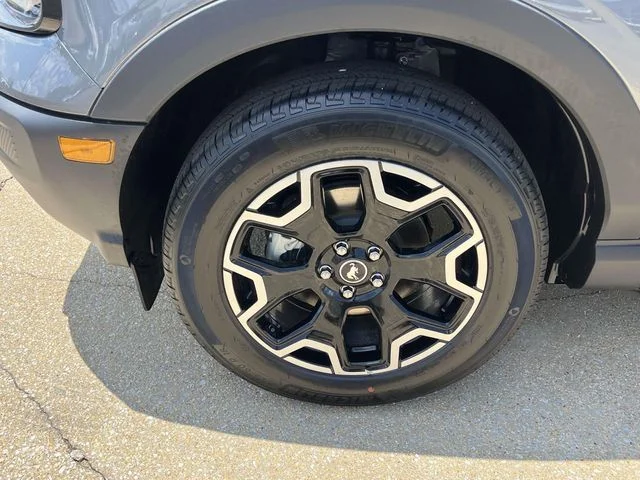 New 2026 Carbonized Gray Metallic Ford Outer Banks image 6