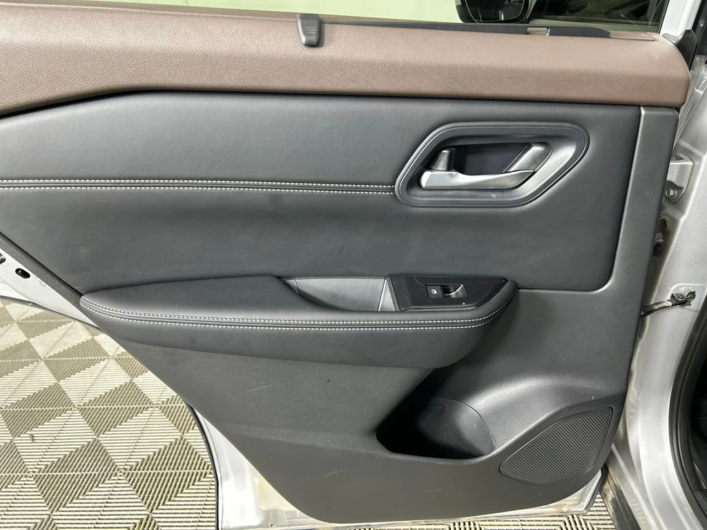 Used 2023 Silver Nissan SV image 16