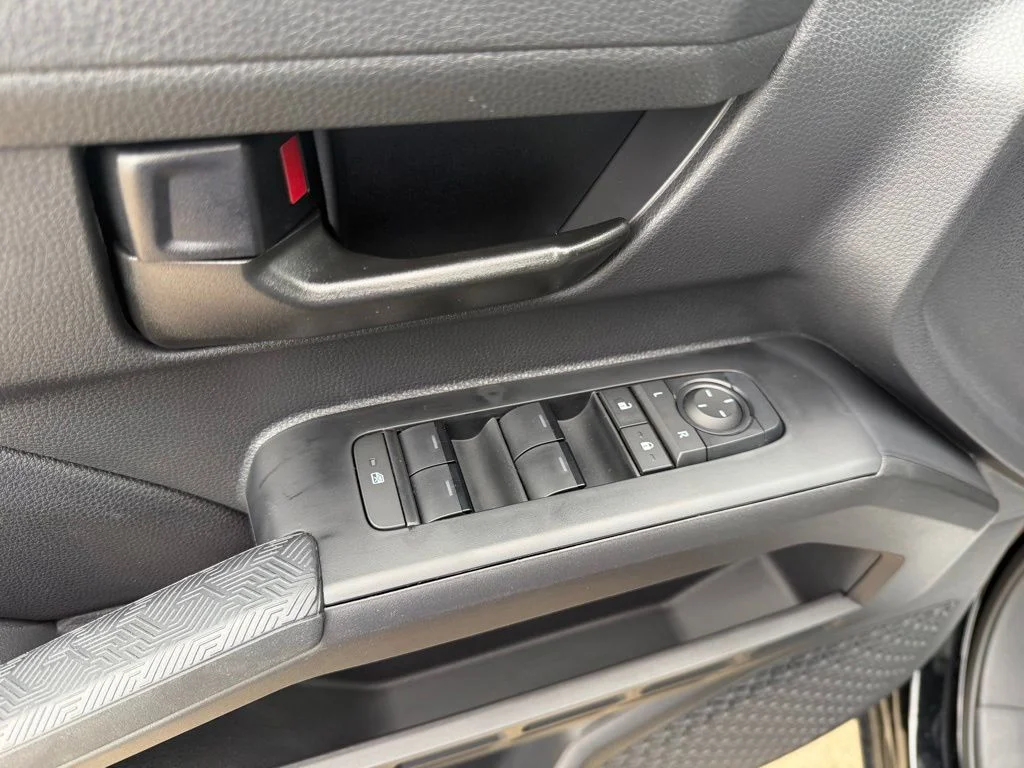 2026 Toyota Tacoma SR5 - Photo 10
