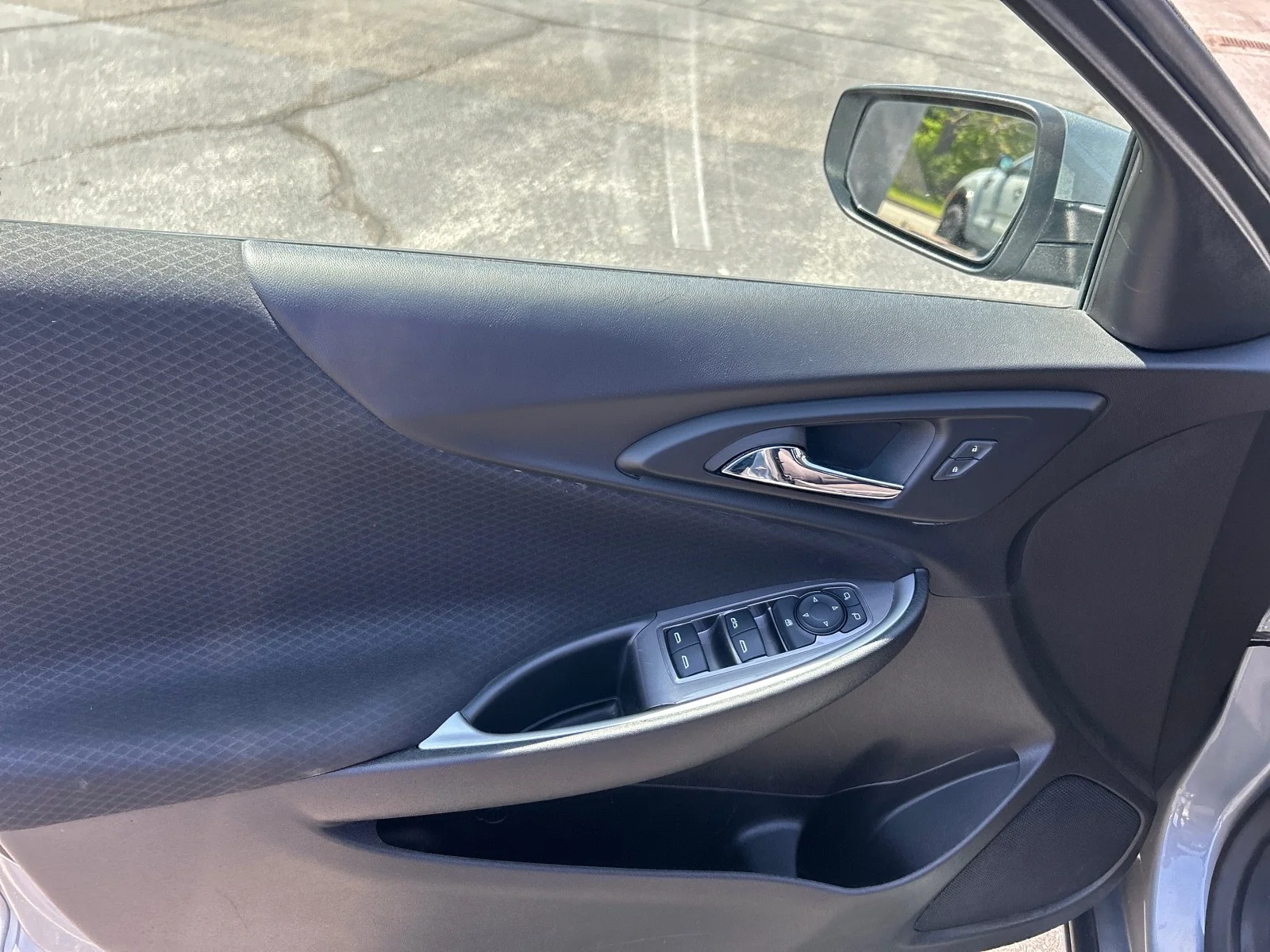 Used 2023 Silver Chevrolet LT image 10