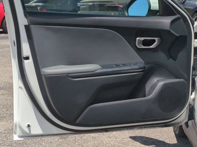 Used 2025 White Kia LXS image 24
