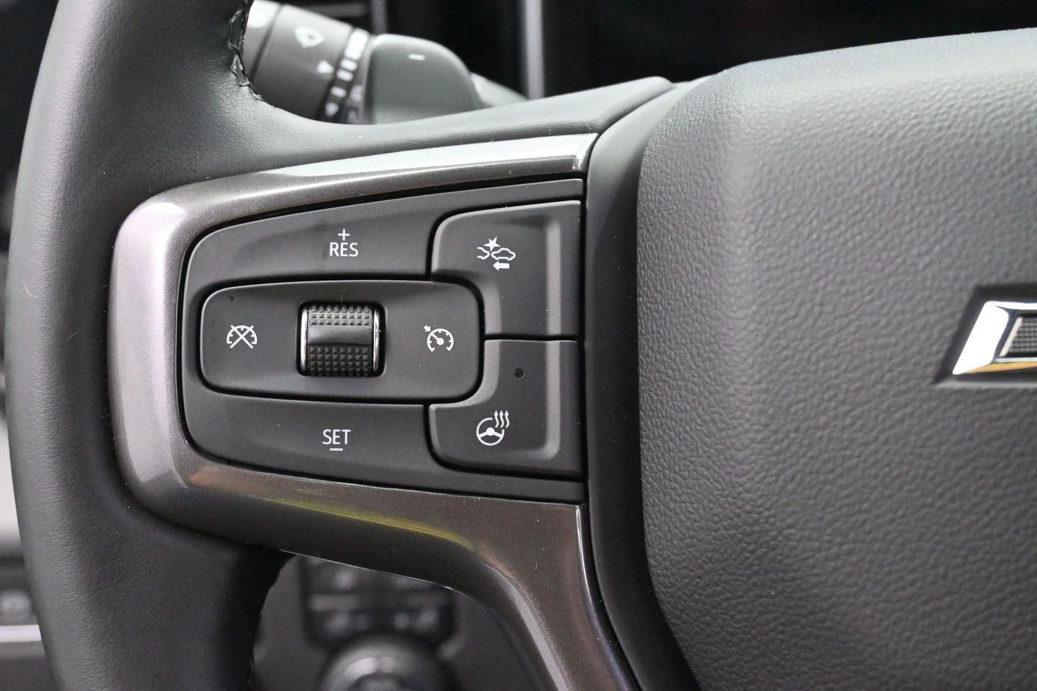 Used 2024 Summit White Chevrolet ZR2 image 18